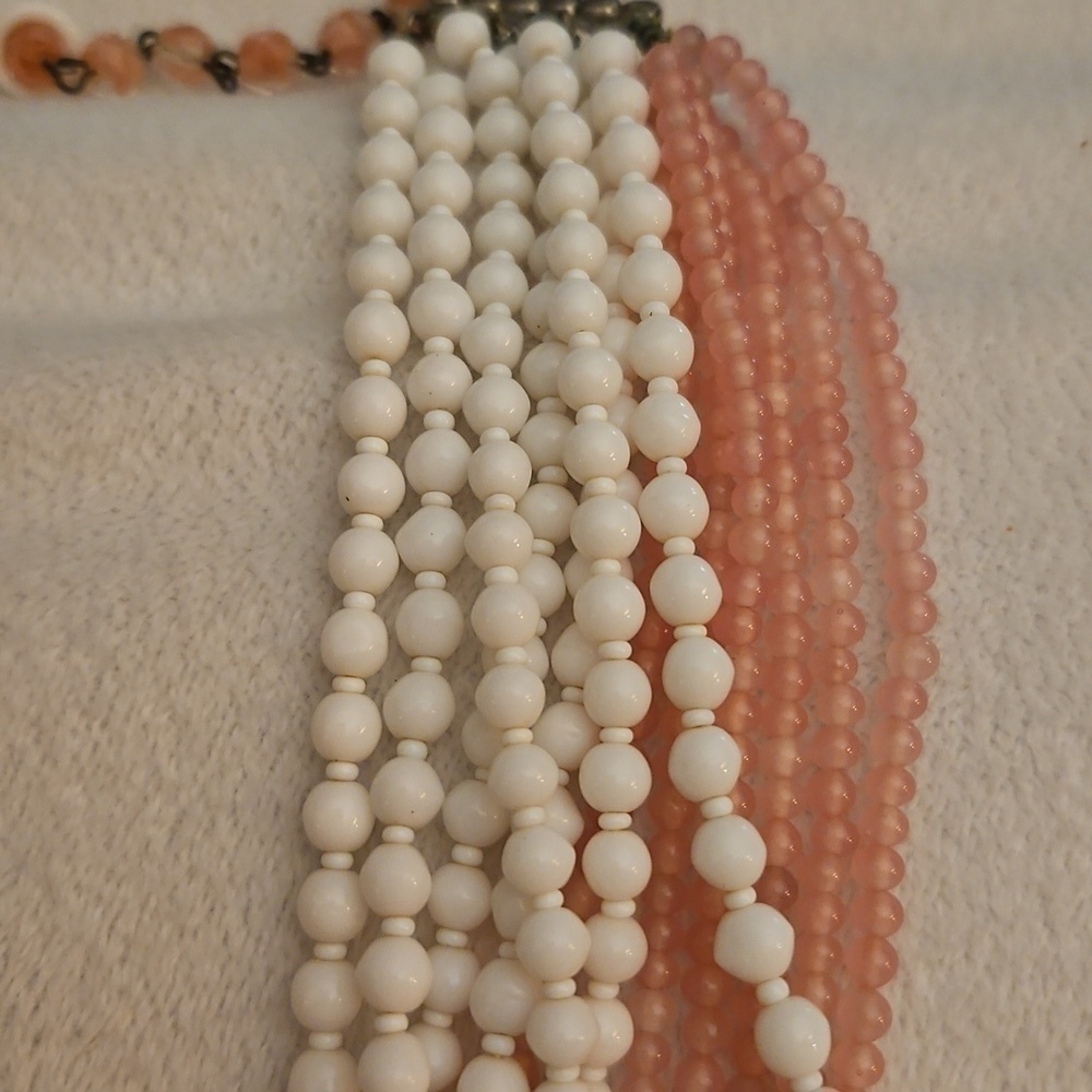 Vintage 1950s Multi-Strand Candy Pink and White Milk Glass Beaded Necklace - Picture 5 of 12